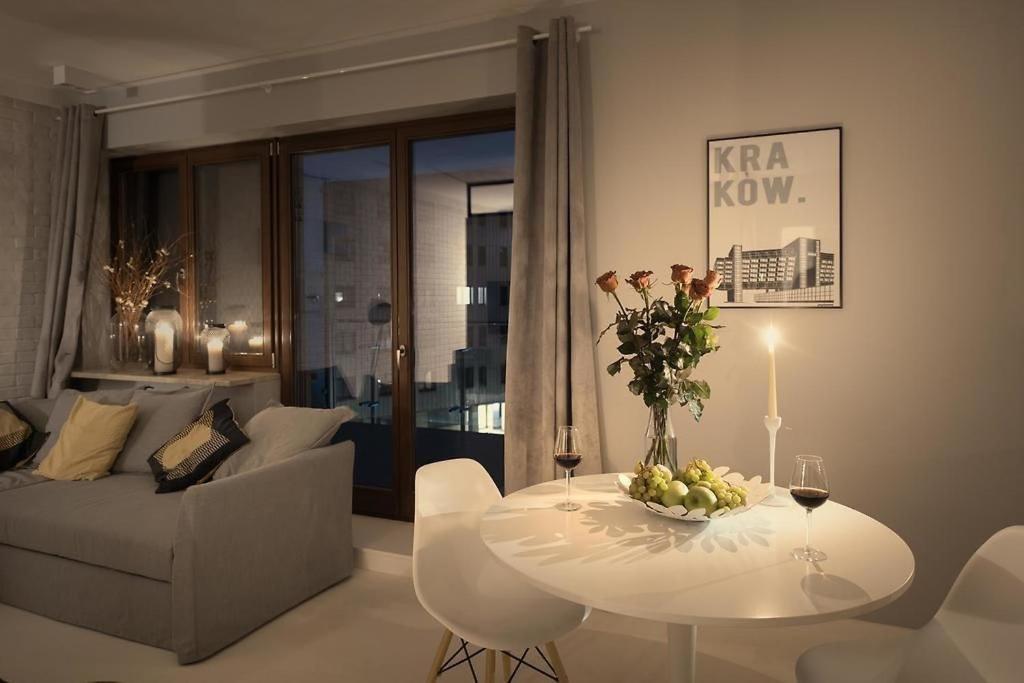 Premium For Old Town & Jewish Quarter - Balcony Pool Onsite
